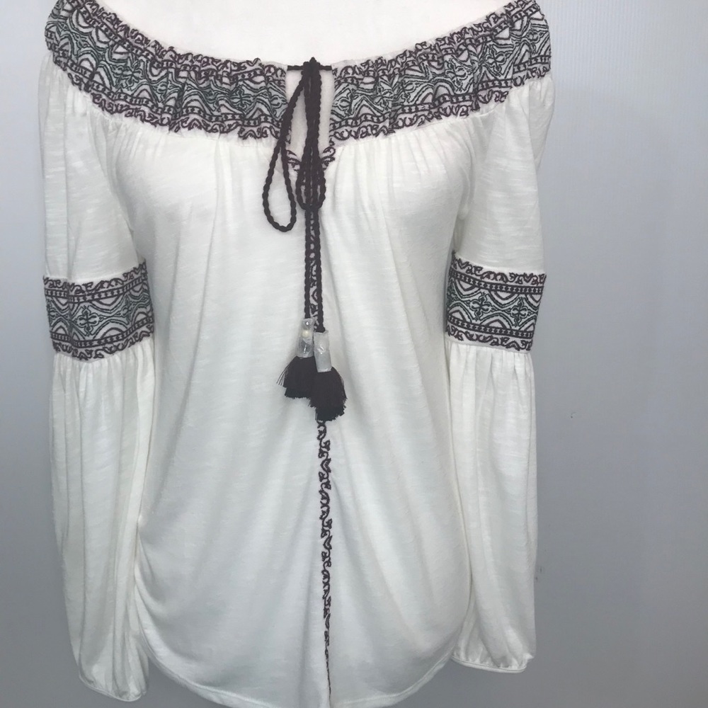White House Black Market Embroidered Top - Size: S - Picture 3 of 17